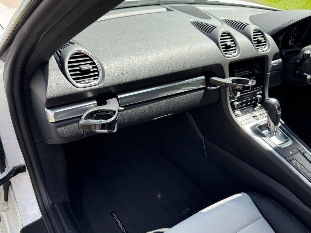 Used Porsche Cayman 2023 for sale - 76899358: Photo 23