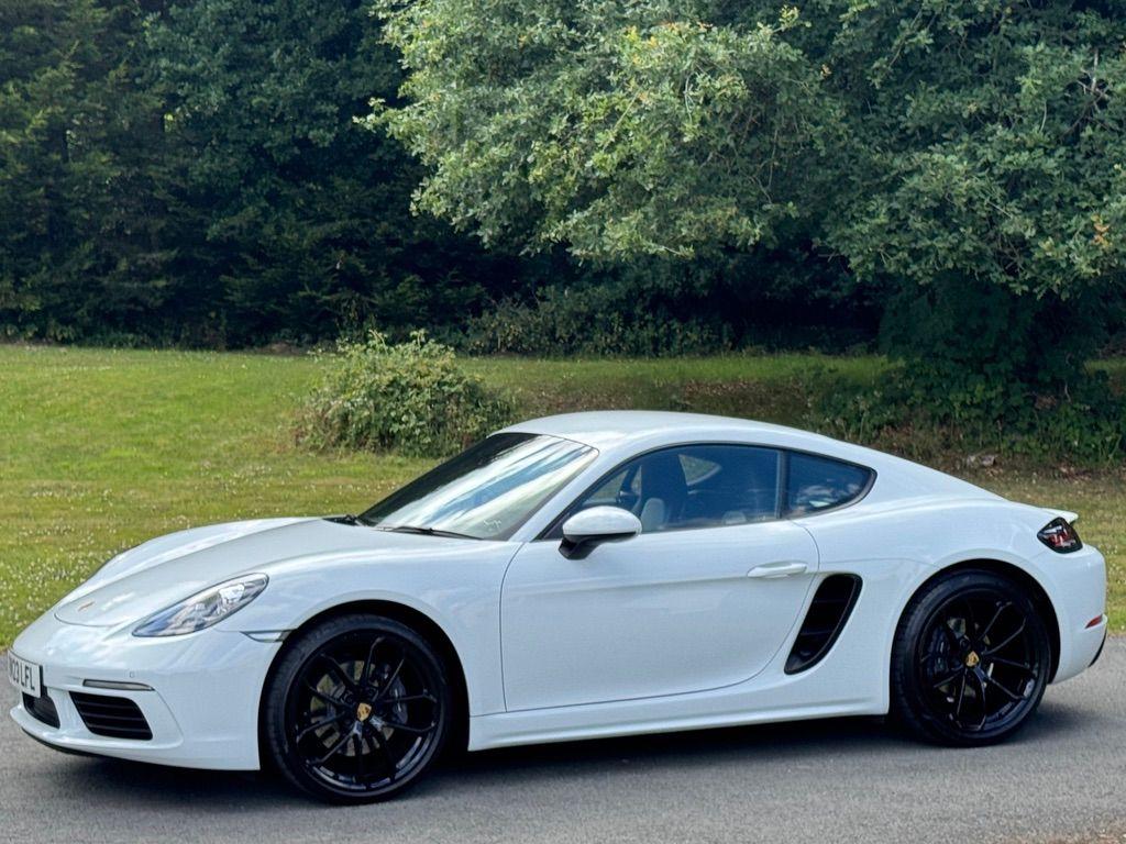 Used Porsche Cayman 2023 for sale - 76899358: Photo 5