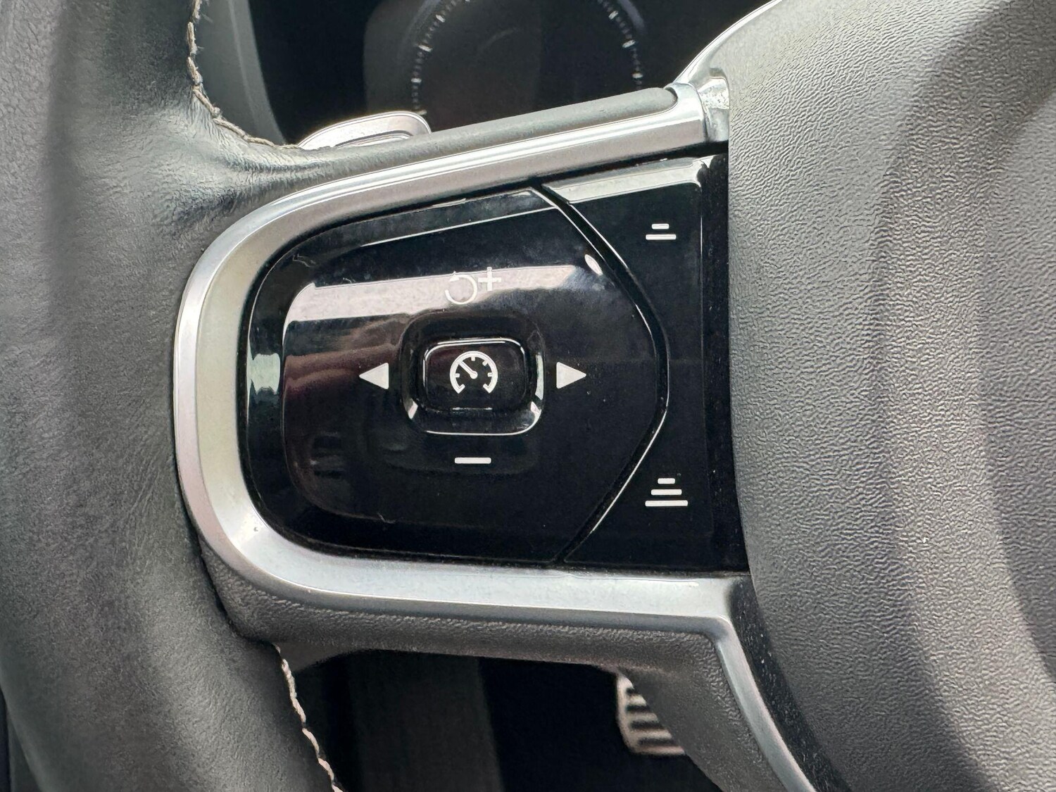 Used Volvo V60 2019 for sale - 76899350: Photo 30