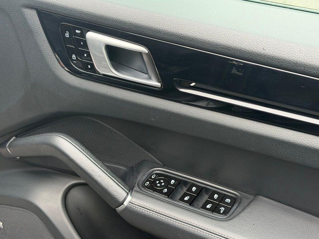 Used Porsche Cayenne 2020 for sale - 77523909: Photo 25