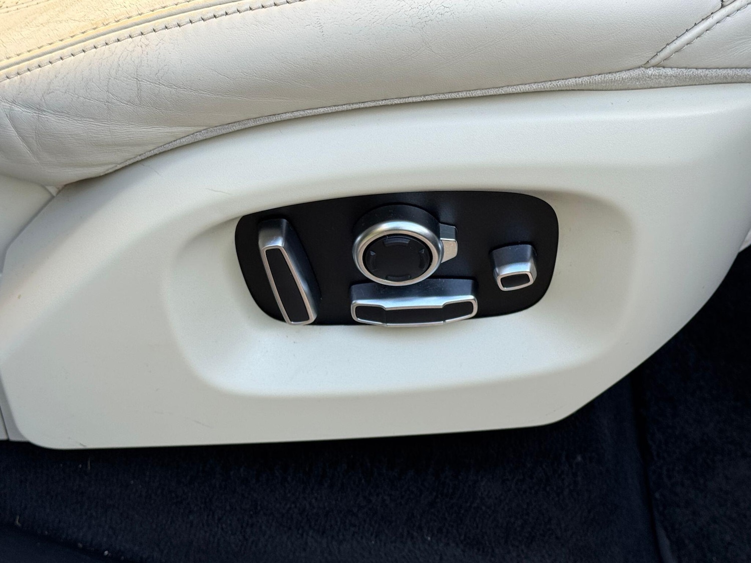 Used Land Rover Range Rover Sport 2015 for sale - 76997808: Photo 31