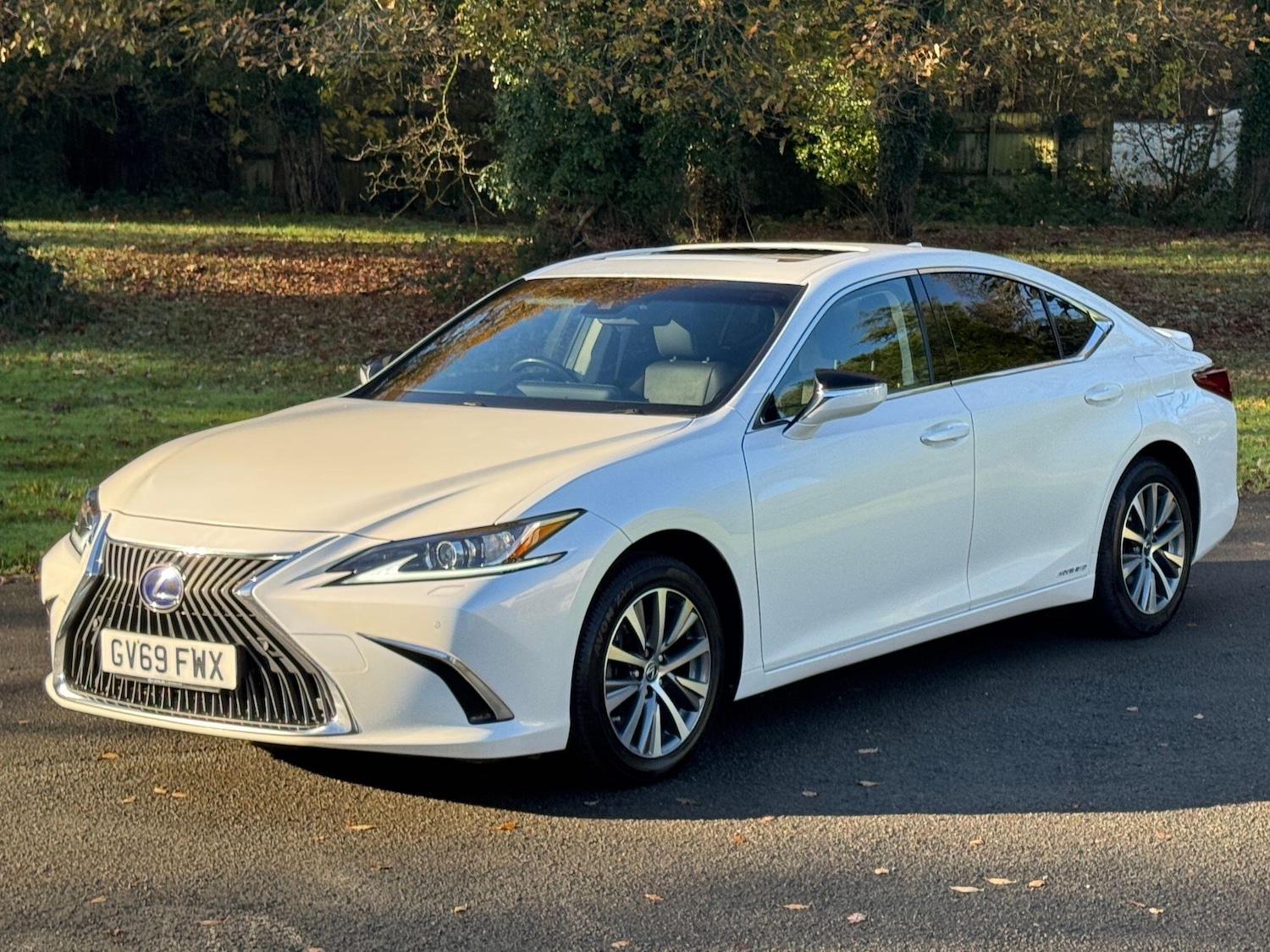 Used Lexus ES 2019 for sale - 76898913: Photo 3