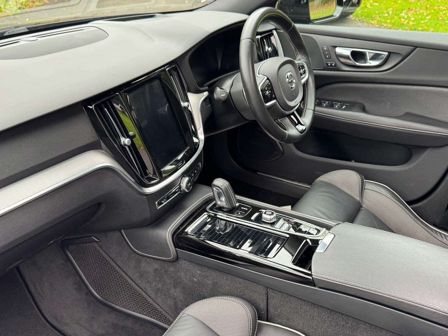 Used Volvo V60 2019 for sale - 76997809: Photo 22