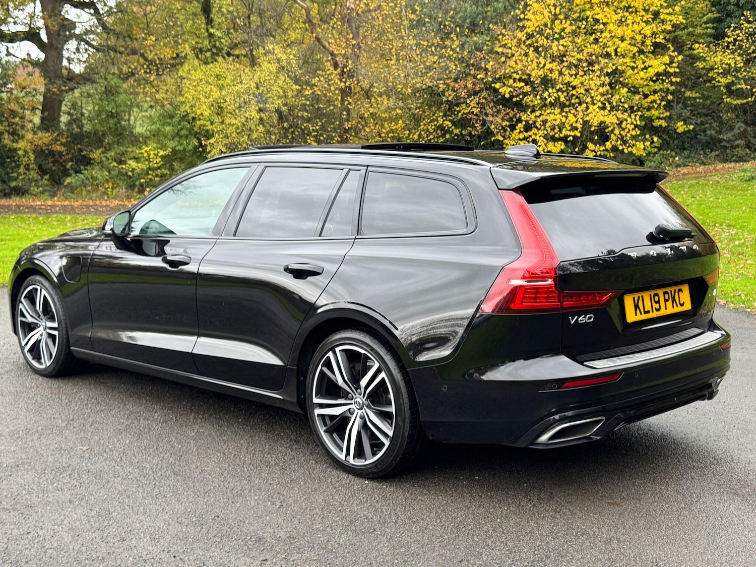 Used Volvo V60 2019 for sale - 76997809: Photo 6