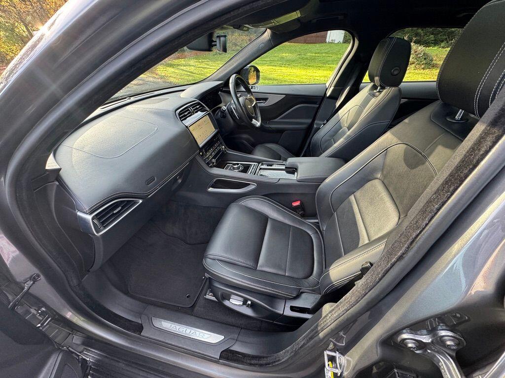 Used Jaguar F-Pace 2019 for sale - 76899449: Photo 16