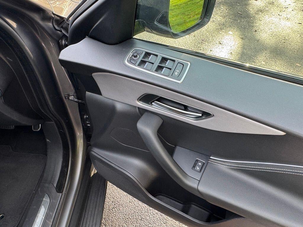 Used Jaguar F-Pace 2019 for sale - 76899449: Photo 21