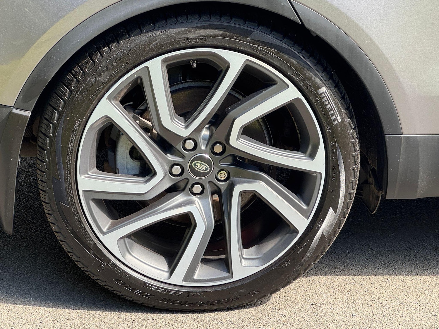 Used Land Rover Discovery 2020 for sale - 76898339: Photo 25