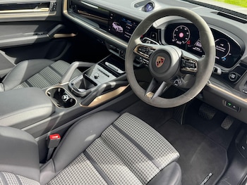 Used Porsche Cayenne 2023 for sale - 76899330: Photo