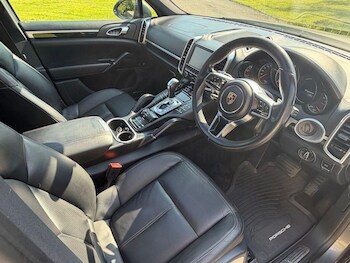 Used Porsche Cayenne 2015 for sale - 78417104: Photo