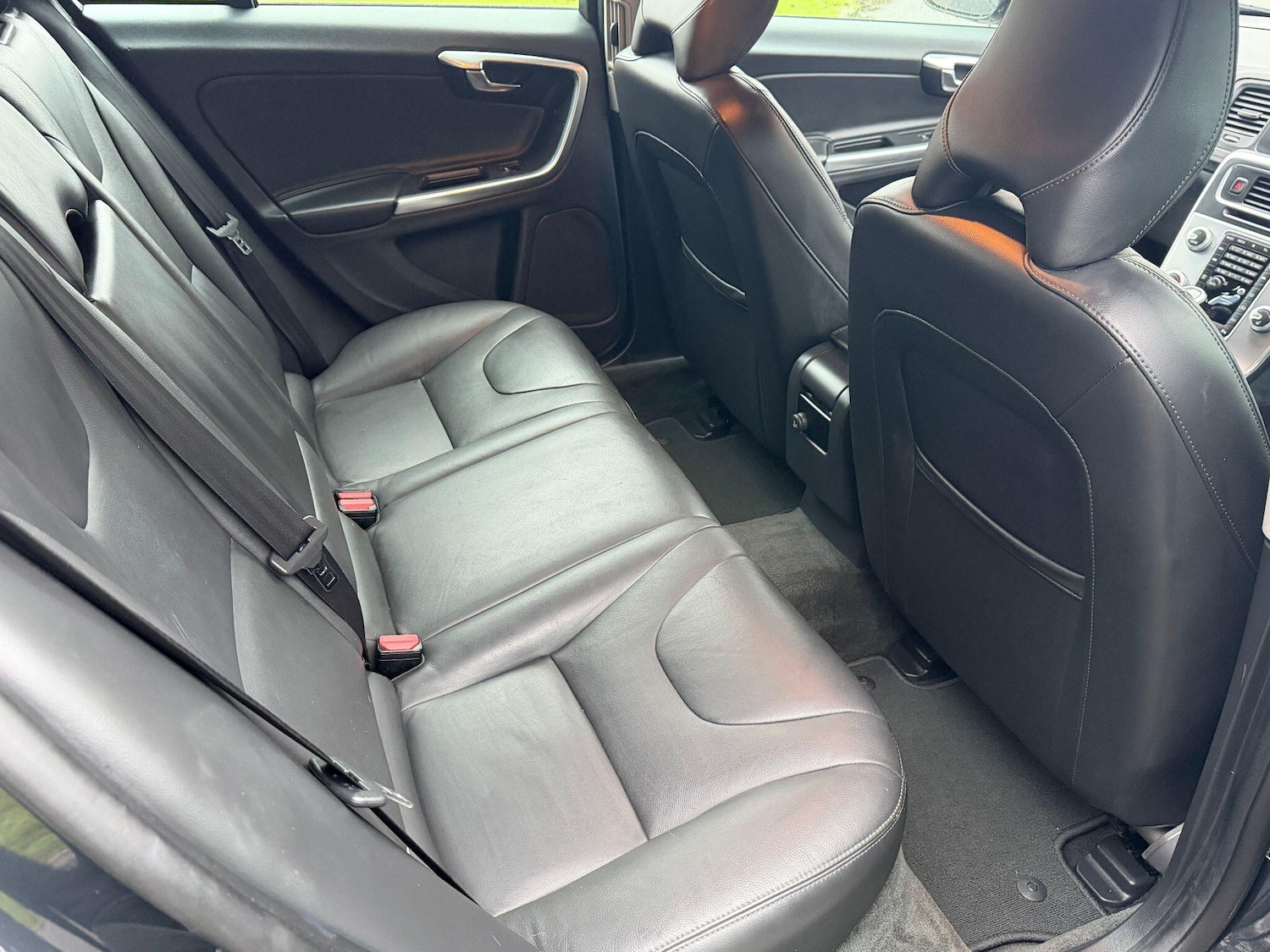 Used Volvo V60 2016 for sale - 77306107: Photo 11