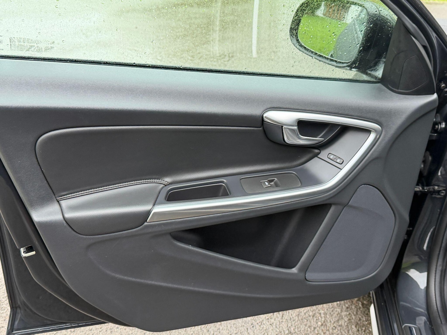 Used Volvo V60 2016 for sale - 77306107: Photo 19