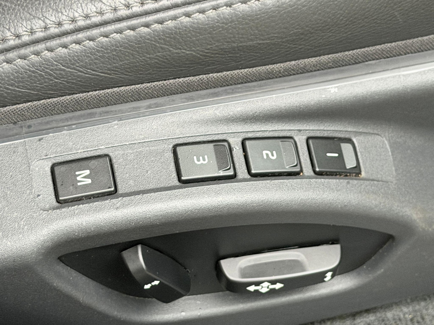 Used Volvo V60 2016 for sale - 77306107: Photo 21