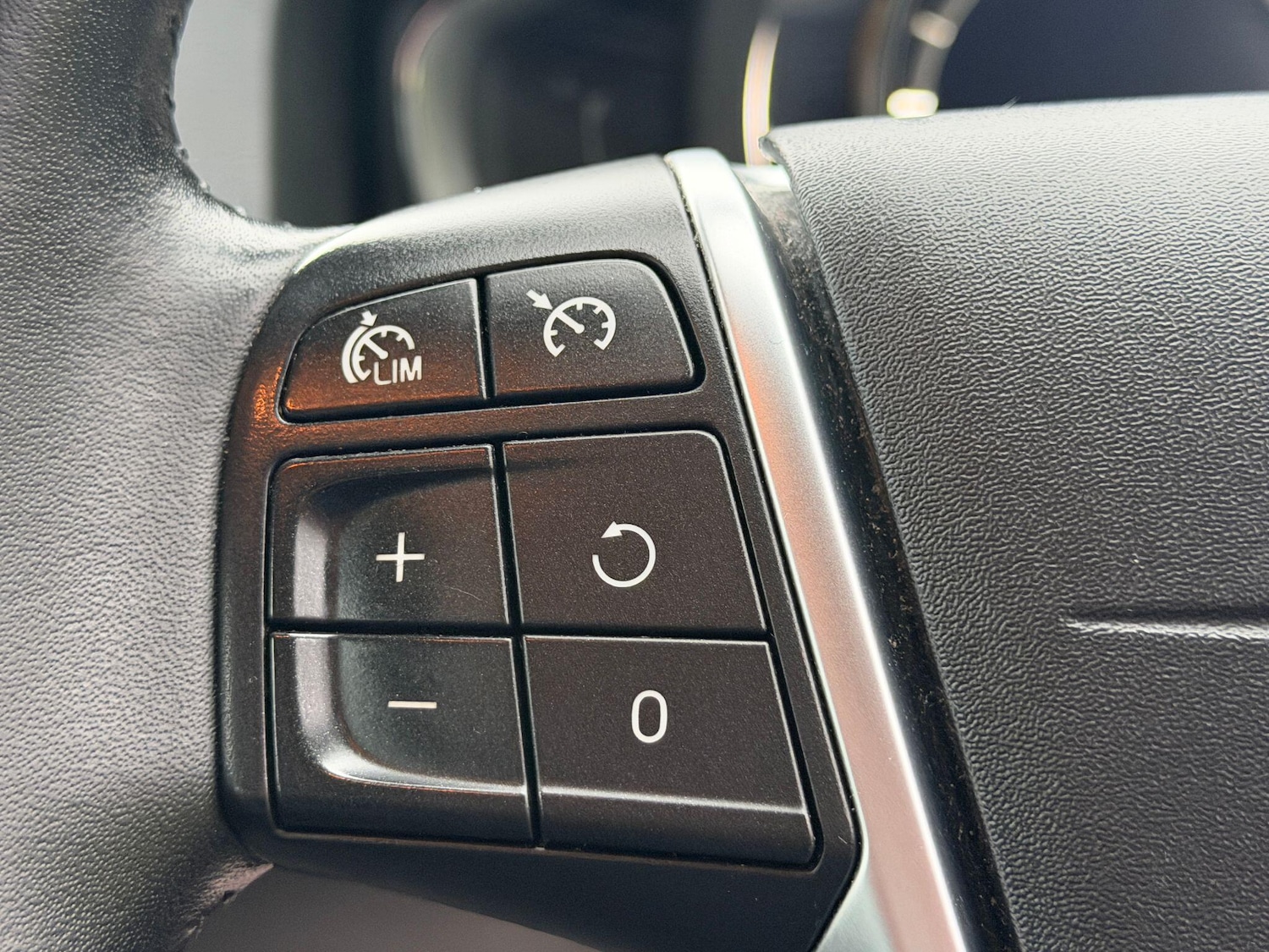 Used Volvo V60 2016 for sale - 77306107: Photo 23