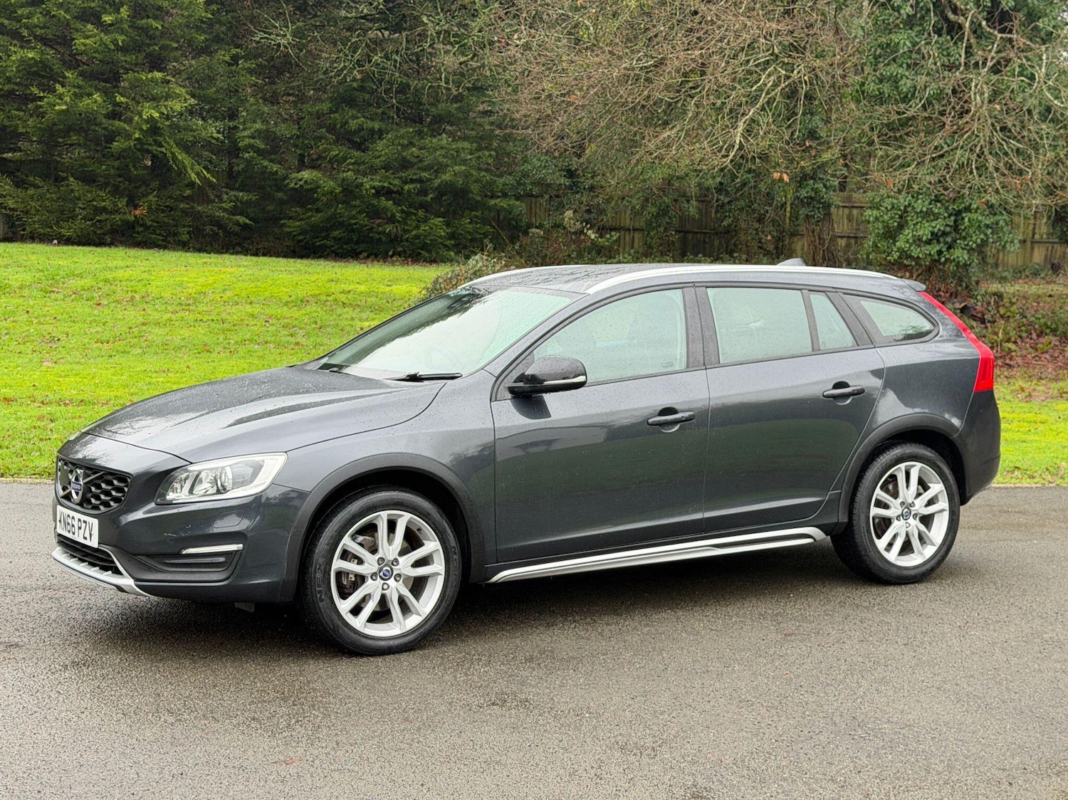 Used Volvo V60 2016 for sale - 77306107: Photo 6