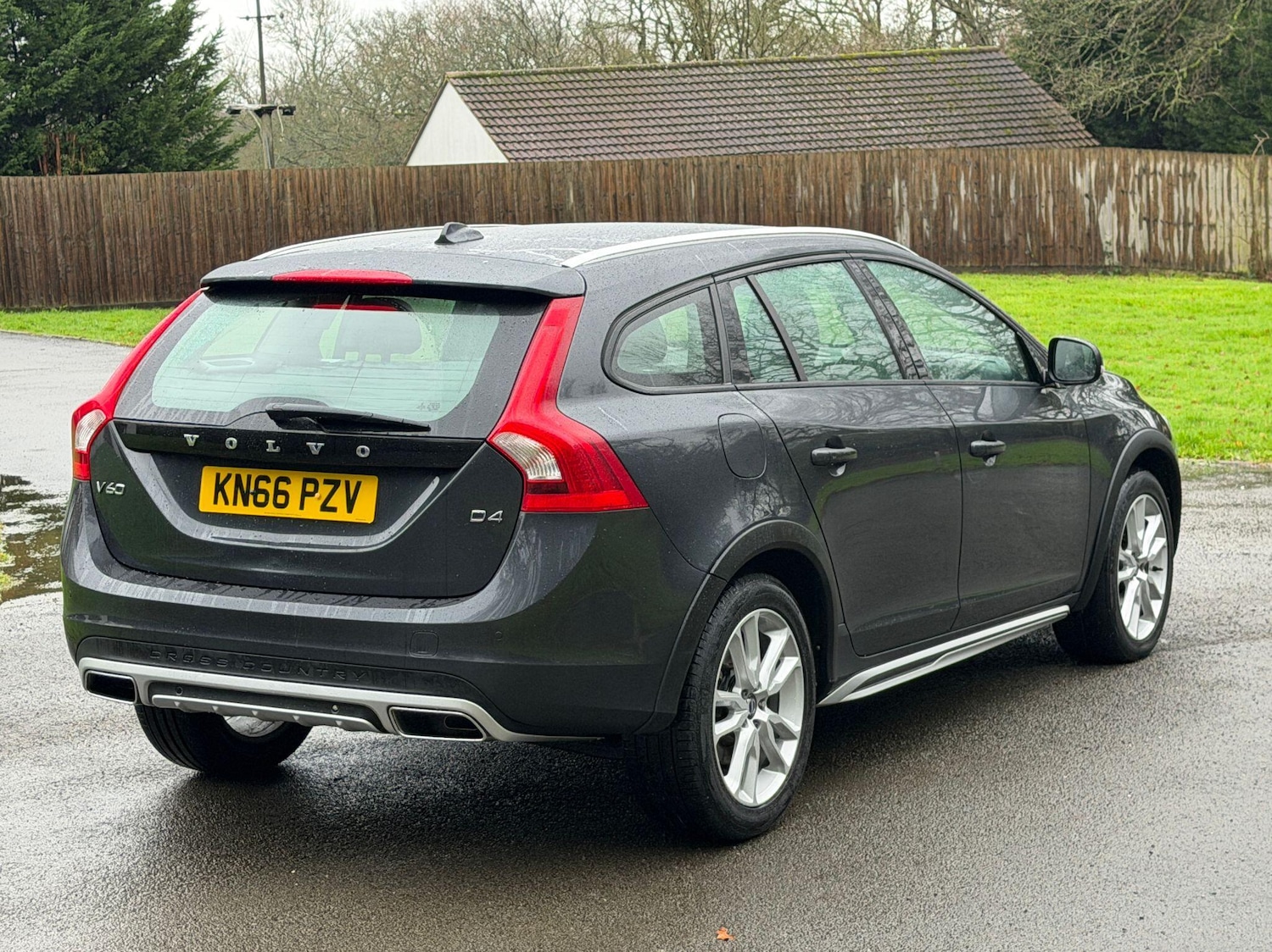 Used Volvo V60 2016 for sale - 77306107: Photo 9