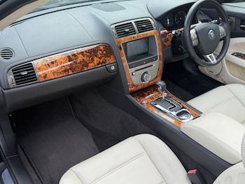 Used Jaguar XKR 2009 for sale - 79622465: Photo