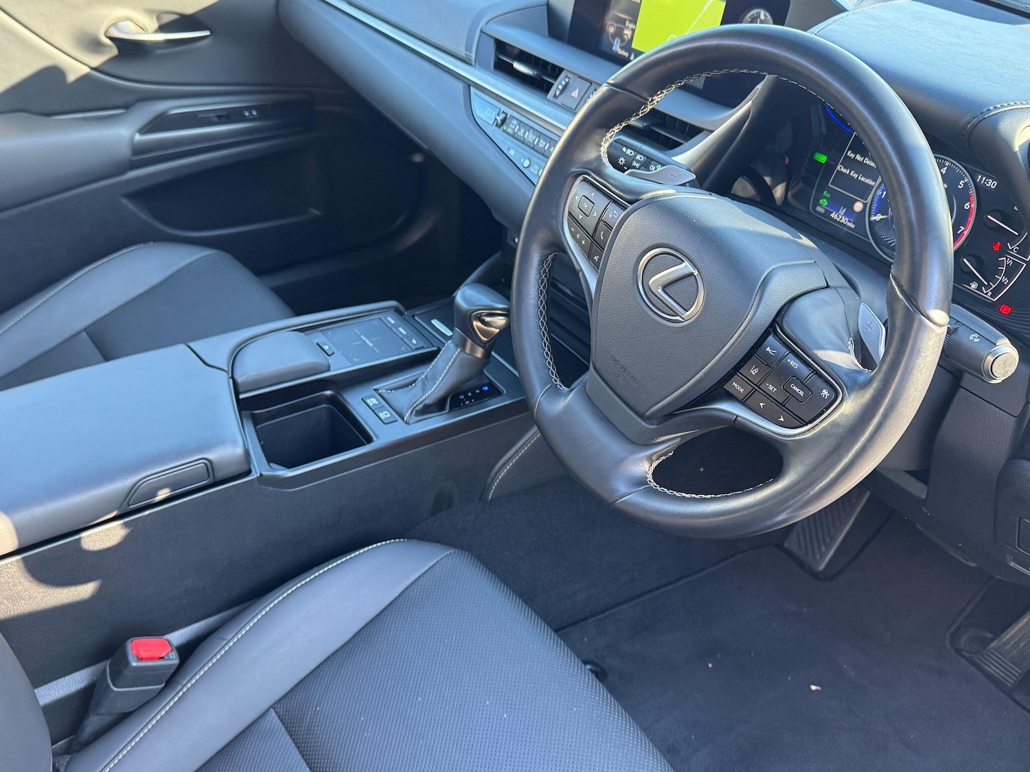 Used Lexus ES 2019 for sale - 76993377: Photo 2