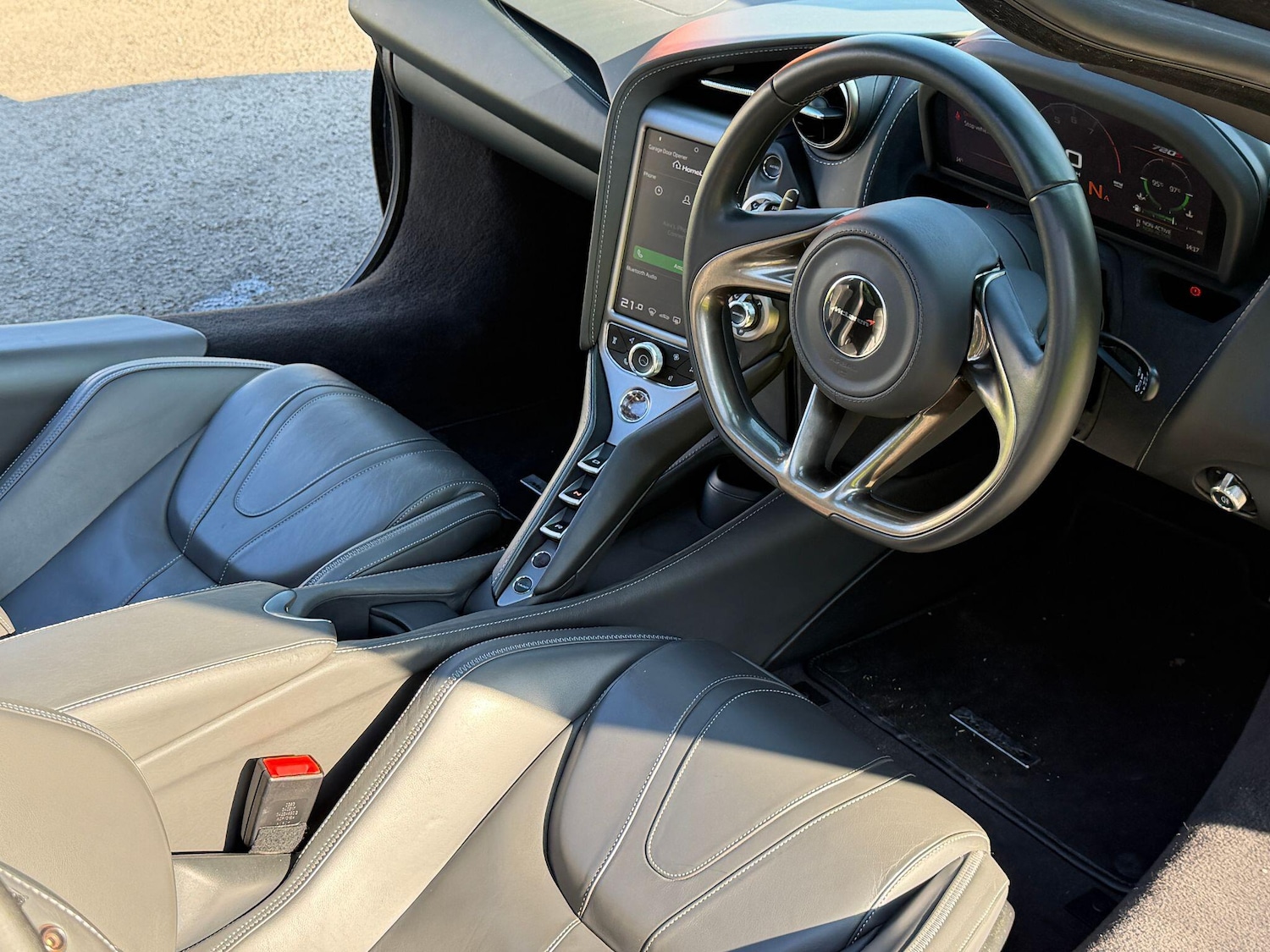 Used McLaren 720S 2017 for sale - 77752957: Photo 2