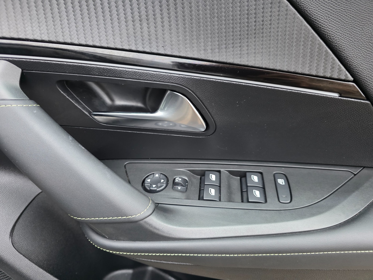 Used Peugeot 2008 2023 for sale - 77493722: Photo 25