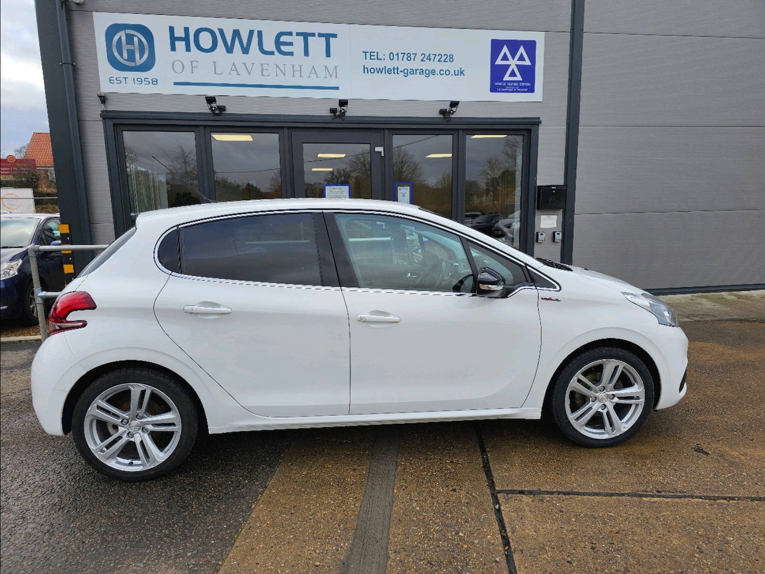 Used Peugeot 208 2015 for sale - 76357809: Photo 10