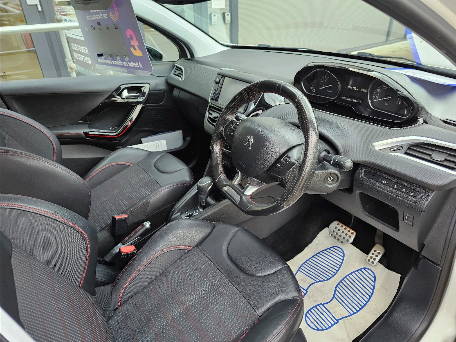 Used Peugeot 208 2015 for sale - 76357809: Photo 12