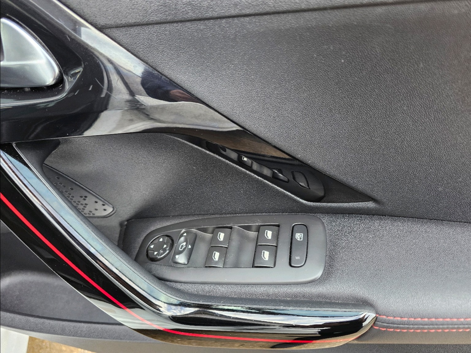 Used Peugeot 208 2015 for sale - 76357809: Photo 13