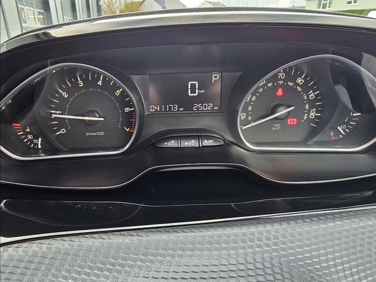 Used Peugeot 208 2015 for sale - 76357809: Photo 24
