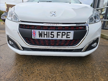 Used Peugeot 208 2015 for sale - 76357809: Photo