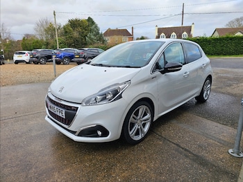 Used Peugeot 208 2015 for sale - 76357809: Photo