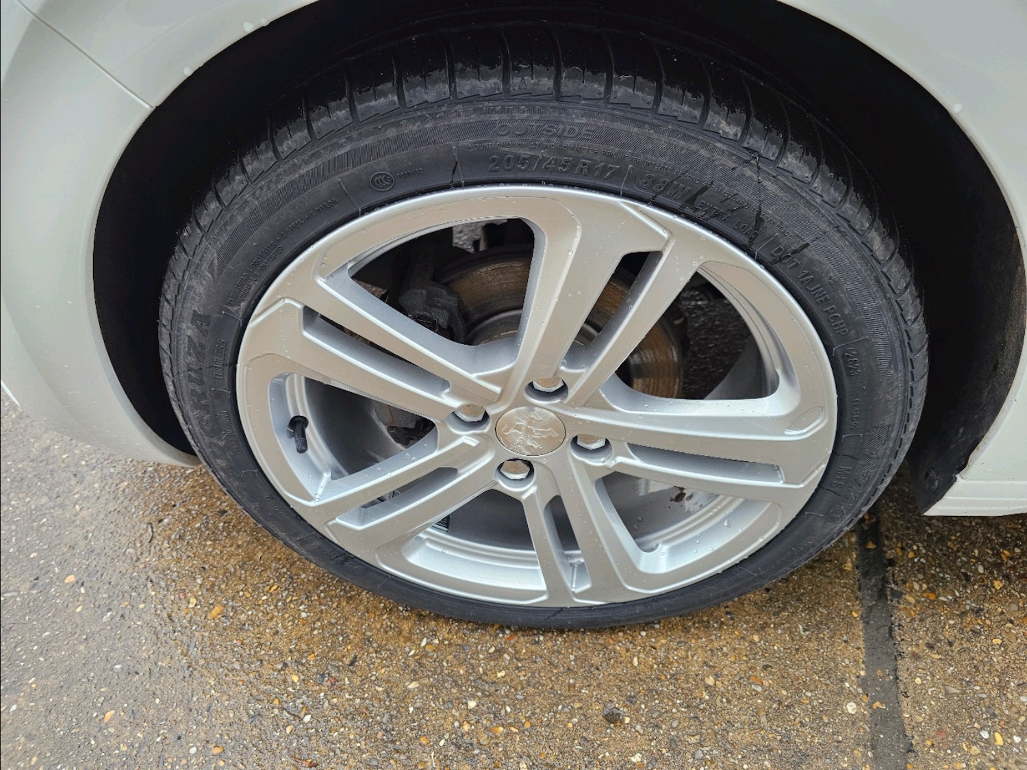 Used Peugeot 208 2015 for sale - 76357809: Photo 5