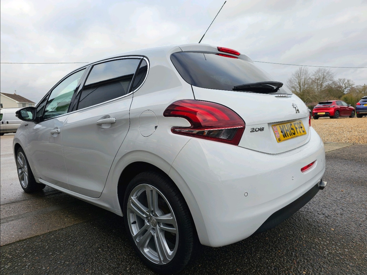 Used Peugeot 208 2015 for sale - 76357809: Photo 6