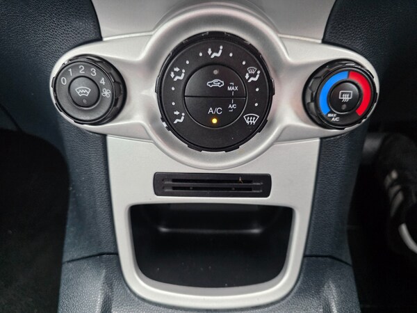 Used Ford Fiesta 2012 for sale - 76157887: Photo 22