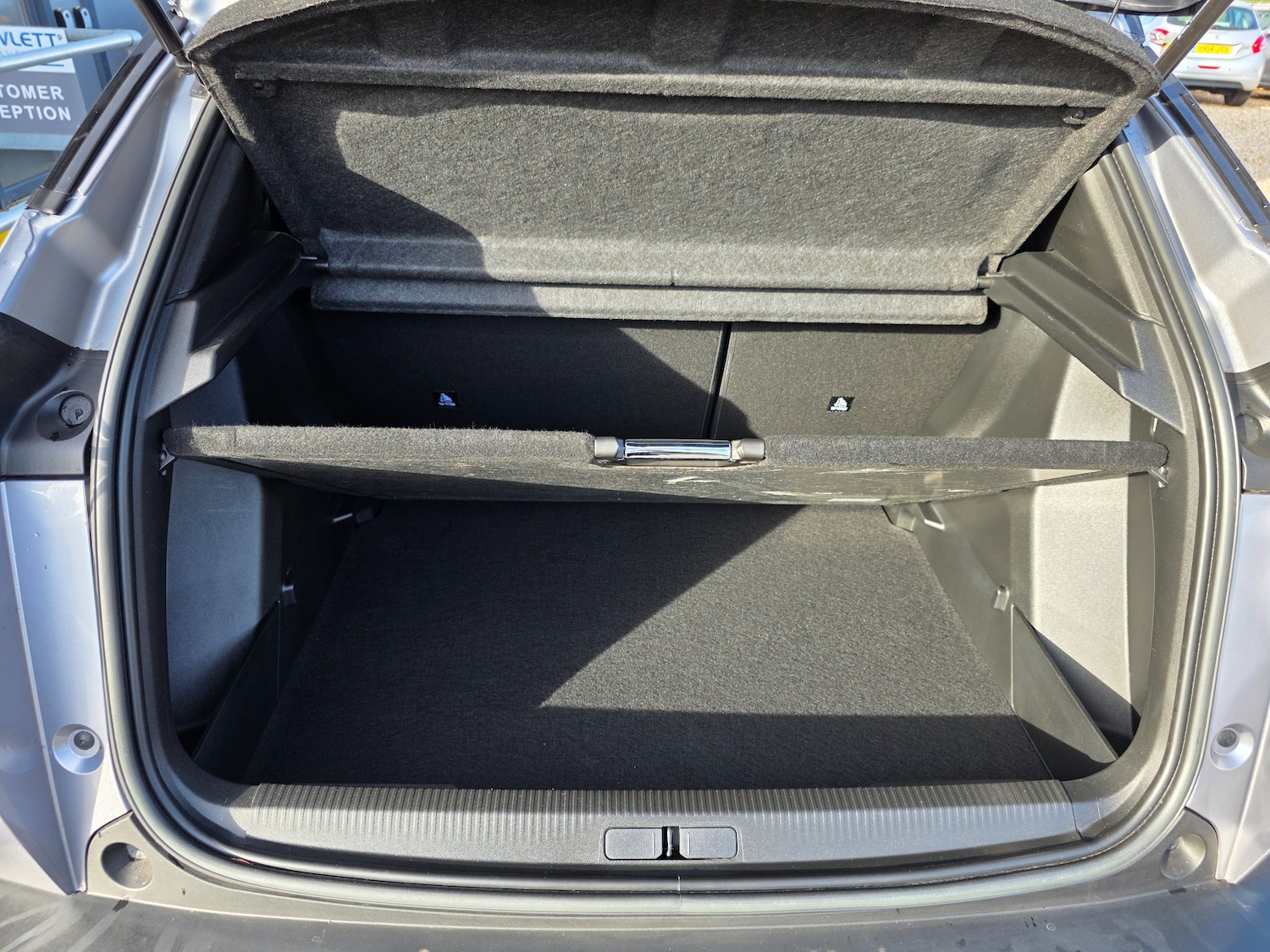 Used Peugeot 2008 2022 for sale - 76569303: Photo 9