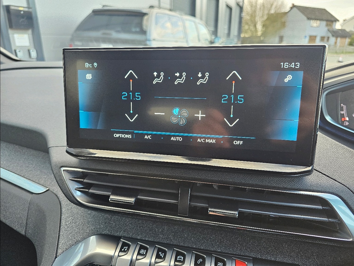 Used Peugeot 3008 2023 for sale - 77608012: Photo 21