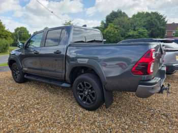 Used Toyota Hilux 2023 for sale - 75385602: Photo