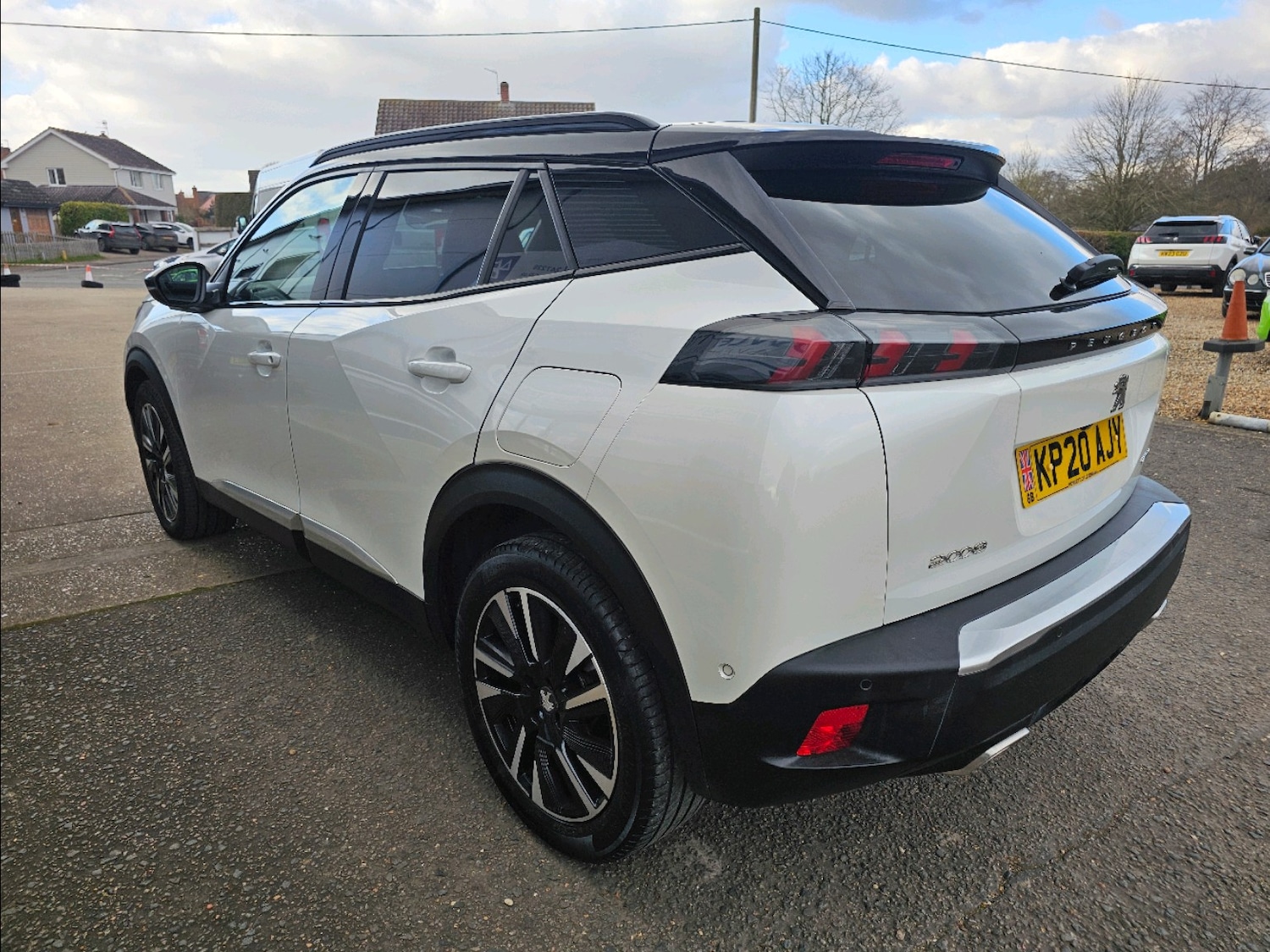 Used Peugeot 2008 2020 for sale - 77719025: Photo 4