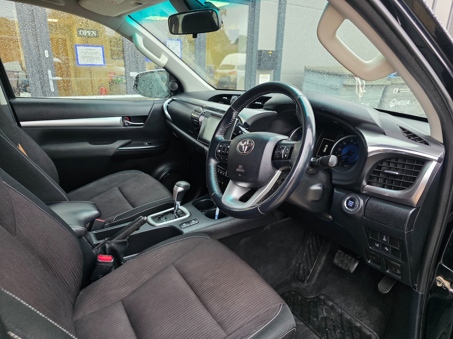 Used Toyota Hilux 2018 for sale - 76157878: Photo 24