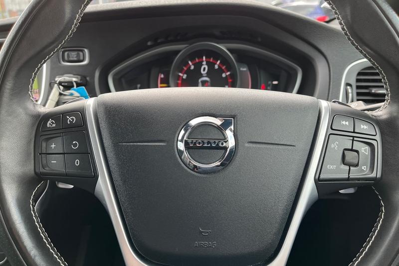 Used Volvo V40 2019 for sale - 76480401: Photo 12