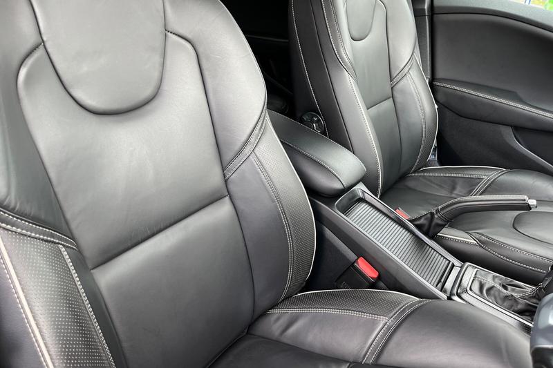 Used Volvo V40 2019 for sale - 76480401: Photo 17