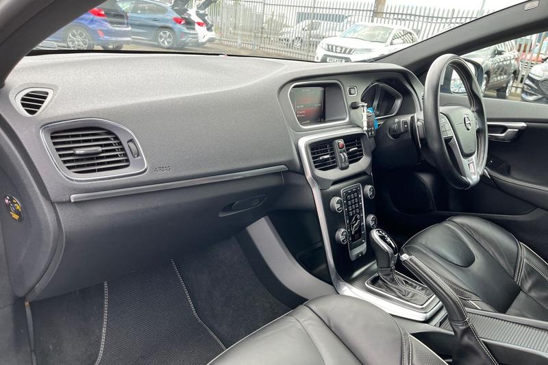 Used Volvo V40 2019 for sale - 76480401: Photo 18