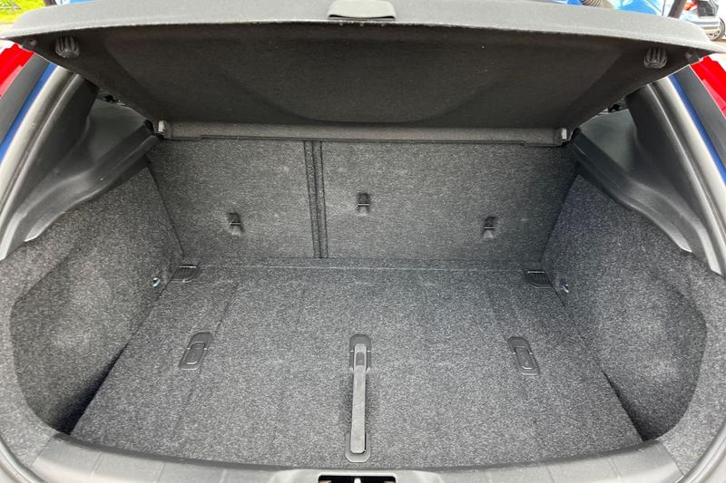 Used Volvo V40 2019 for sale - 76480401: Photo 21