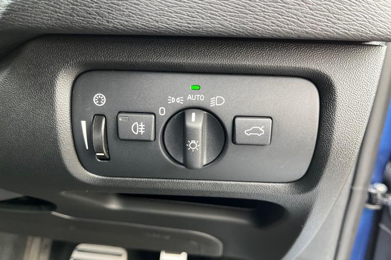 Used Volvo V40 2019 for sale - 76480401: Photo 30