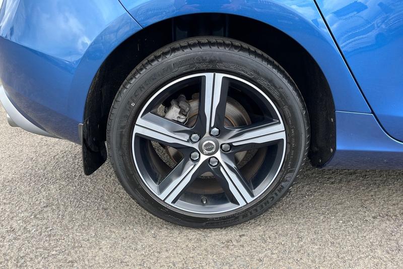 Used Volvo V40 2019 for sale - 76480401: Photo 8