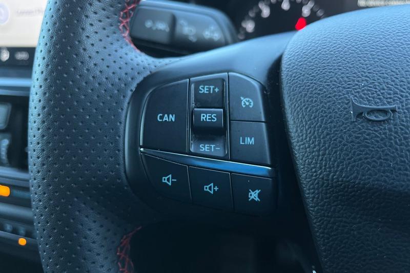 Used Ford Focus 2023 for sale - 76960843: Photo 25