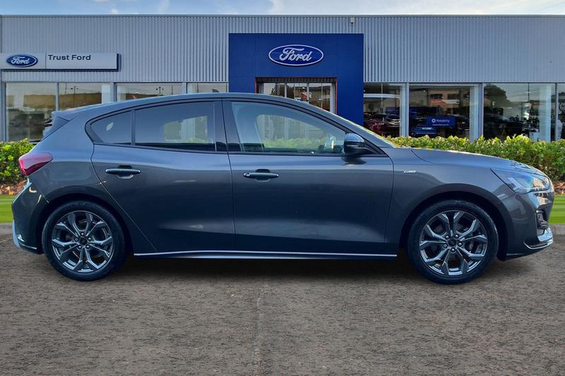 Used Ford Focus 2023 for sale - 76960843: Photo 3