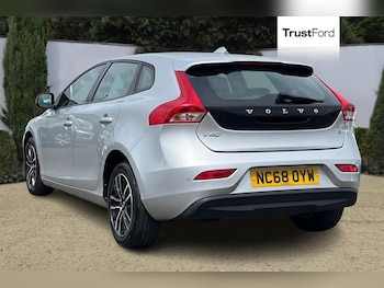 Used Volvo V40 2019 for sale - 79050523: Photo