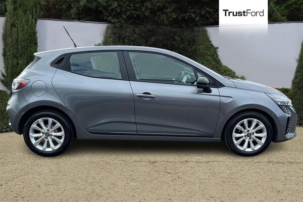 Used Renault Clio 2024 for sale - 75655898: Photo 3