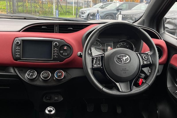 Used Toyota Yaris 2018 for sale - 76277316: Photo 11