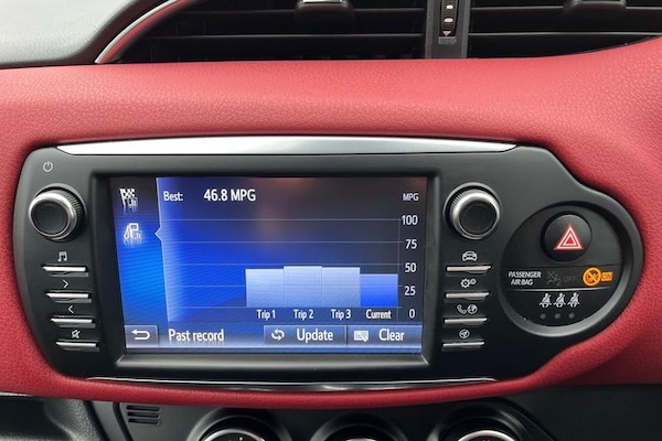 Used Toyota Yaris 2018 for sale - 76277316: Photo 30