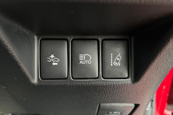 Used Toyota Yaris 2018 for sale - 76277316: Photo 39